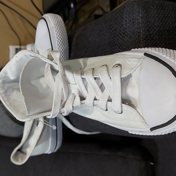 Airwalk convers size 2 - Picture 2 of 2